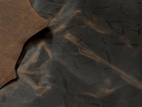 Corda Waxy Smokey : Smooth Firm Pull-up Leather Cow Sides with Waxed Pattern, 2.0-2.2mm (Ex Pittards Stock) - Image 3