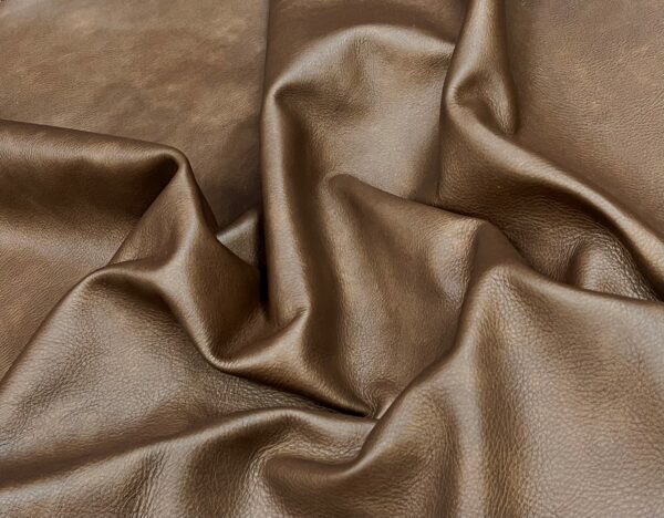 Scorpion Two-Tone Brown: Pull-up Leather Cow Side with a Water Repellent Surface 1.4/1.6mm (Ex Pittards Stock) - Image 3